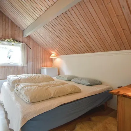 Сasa de vacaciones Two-bedroom In *